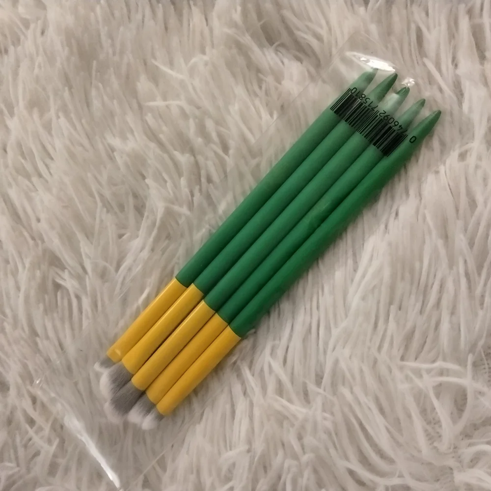 🆕 Lavish 5 piece eye brush set